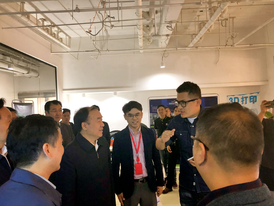 徐济超副省长听取创始人袁东来汇报项目